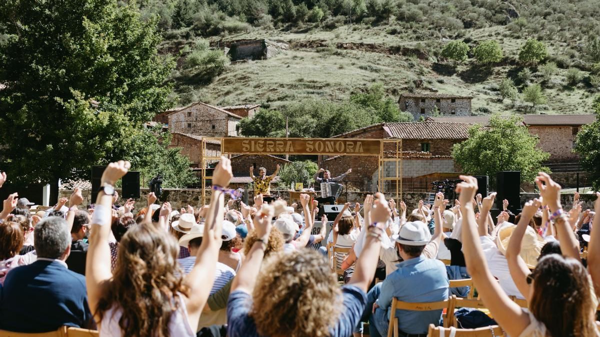 Sierra Sonora presenta el cartel completo del año con Ismael Serrano, Silvana Estrada, Rufus T. Firefly, entre casi artistas