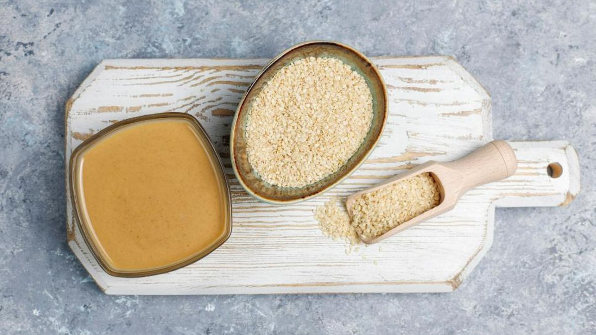El tahini se elabora a partir de semillas de sésamo