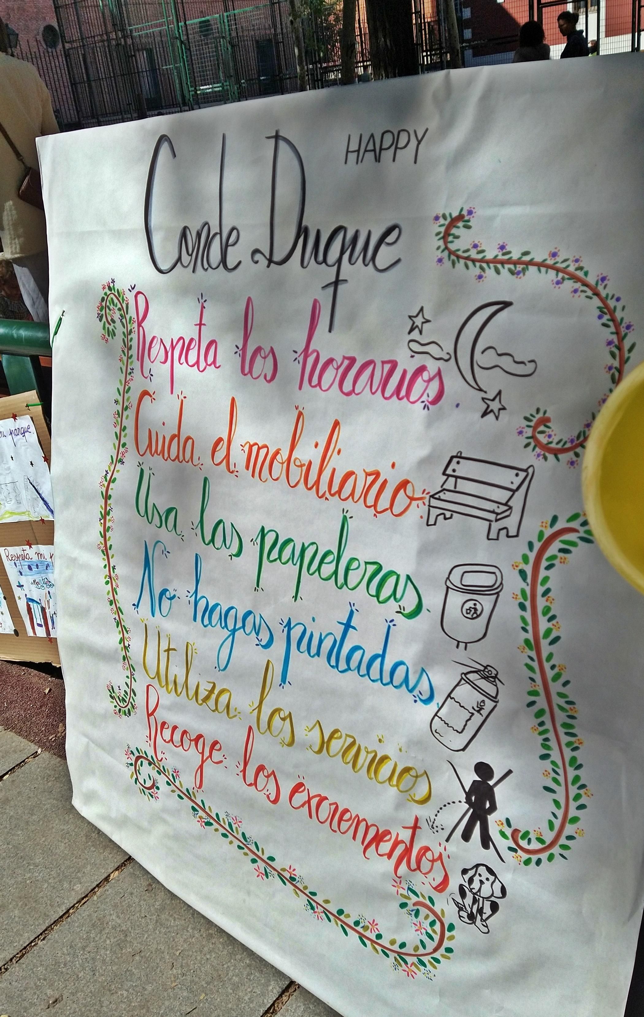 Cartel colocado durante la protesta en el parque Conde Duque