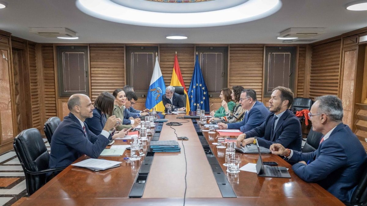Consejo de Gobierno en Canarias presidido por Fernando Clavijo.