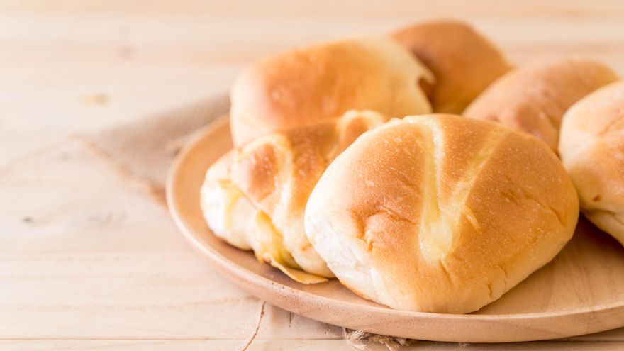 Pan de yogur sin horno y con solo tres ingredientes: la receta para desayunos rápidos que triunfa en redes sociales