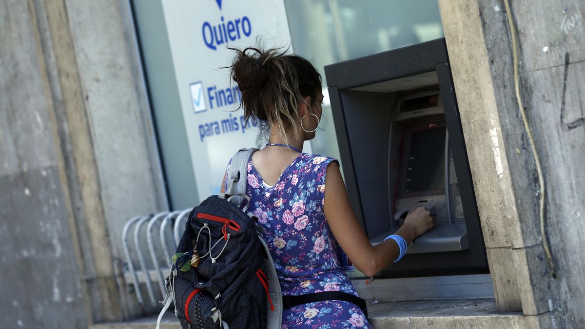 Archivo - Imagen de recurso de un cajero automático.