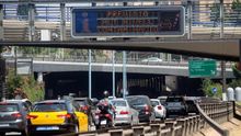 Barcelona pide al Gobierno que se retiren puntos por usar coches contaminantes en zonas de bajas emisiones