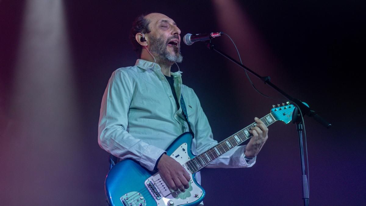 Los Planetas anuncian nuevo disco, que incluirá por fin su versión del bolero 'Dos cruces'