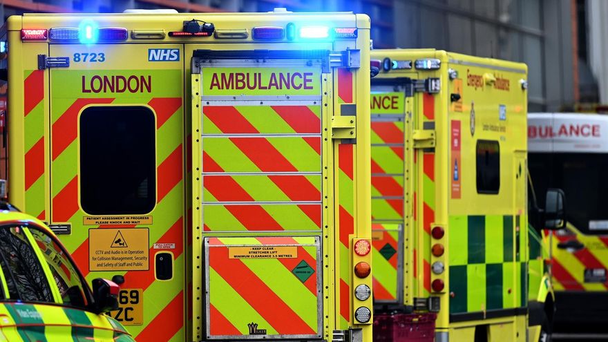 Reino Unido despliega al ejército para ayudar en hospitales desbordados por ómicron