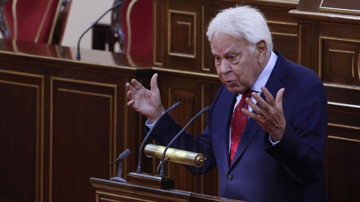 Felipe González defiende "la actuación decisiva" de Juan Carlos I el 23F horas antes de la desclasificación de documentos