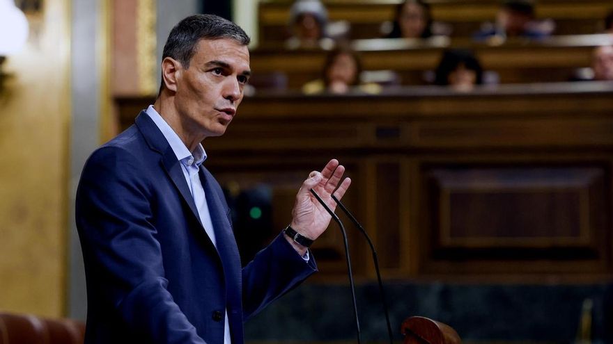 El presidente del Gobierno, Pedro Sánchez interviene en la sesión de control al Gobierno en el Congreso de los Diputados celebrada este miércoles. EFE/J.J.Guillén