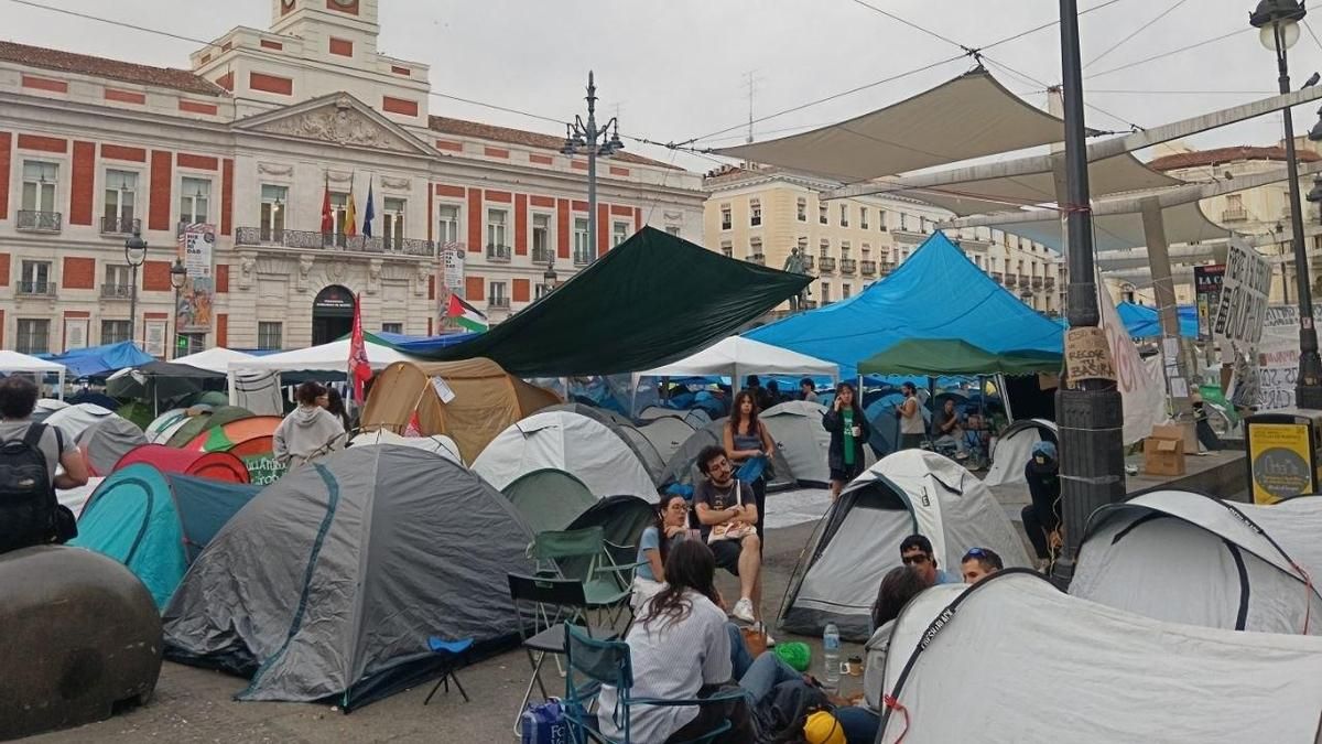Vecinos de Burgos se movilizan ante una amenaza de desahucio que afecta a 100 inquilinos