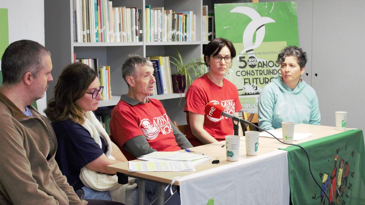 Ricardo Ares, durante la rueda de prensa del Sindicato Labrego Galego sobre las trabas en el proceso de la mina de Touro.
