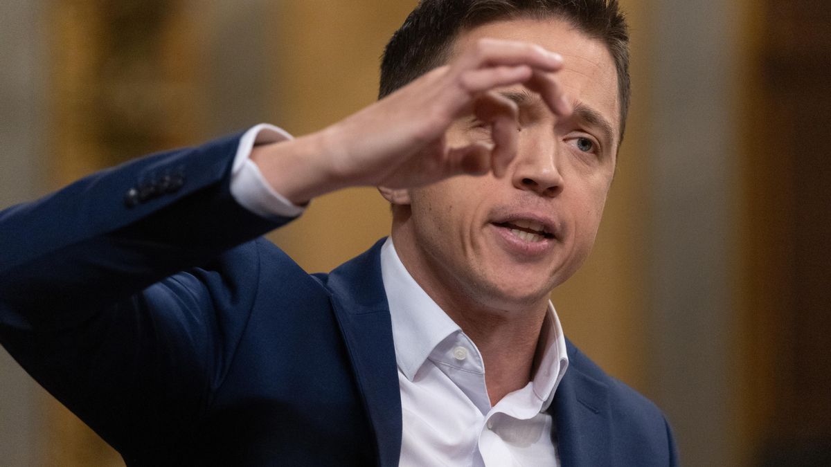 El líder de Más País, Iñigo Errejón, interviene durante un pleno en el Congreso de los Diputados, a 20 de diciembre de 2023, en Madrid (España).