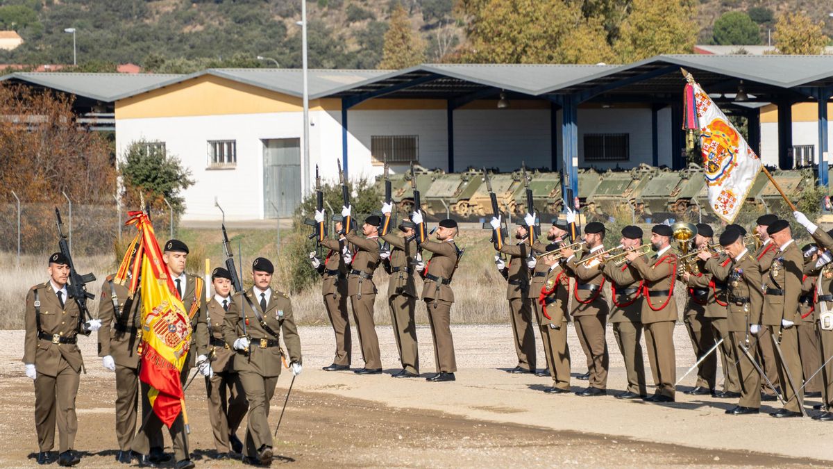 La Brigada Guzmán el Bueno X celebra en Cerro Muriano el día de la Inmaculada con una parada militar