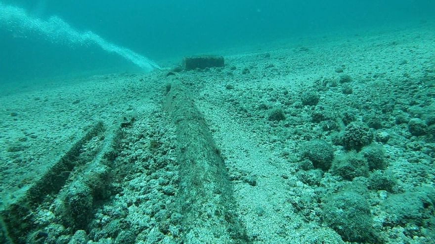 Los buzos reparan la tubería submarina de La Graciosa y el suministro se restablecerá “paulatinamente"