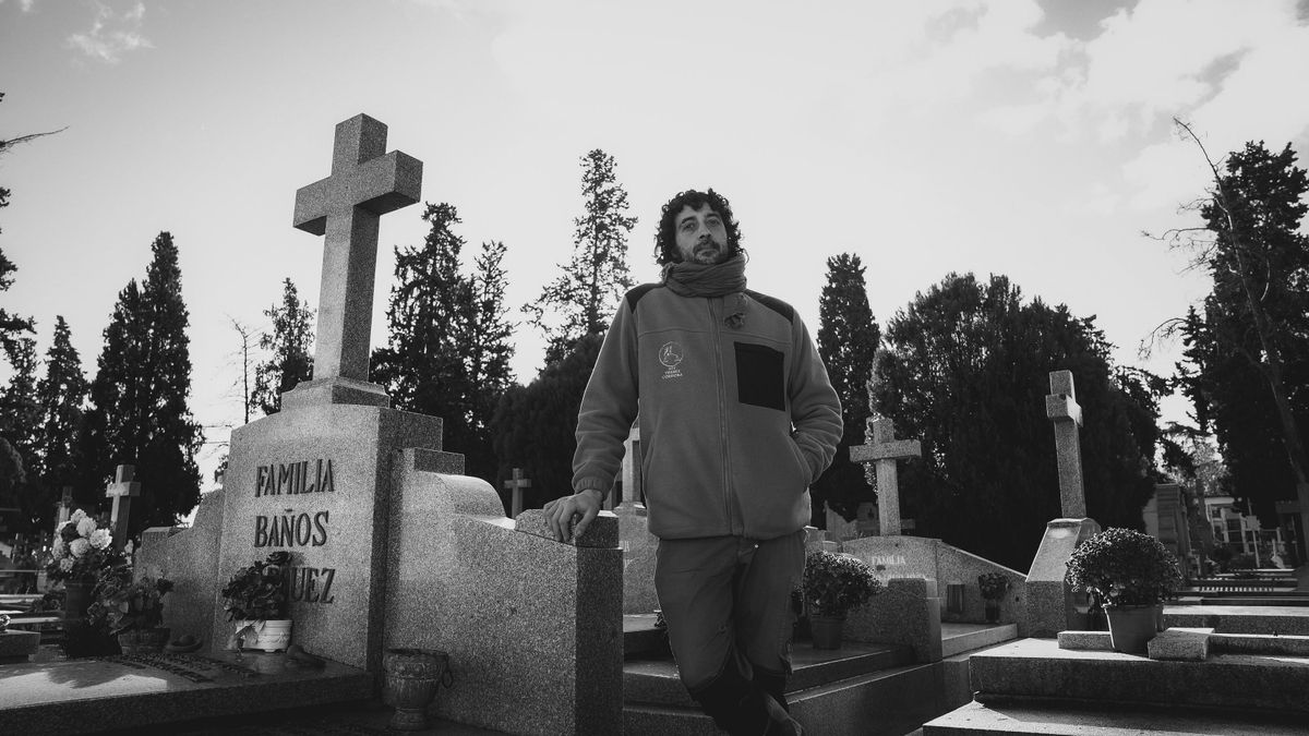 Entrevista N&B a Daniel Quiroga, coordinador exhumaciones de fosas en el cementerio de La Salud.