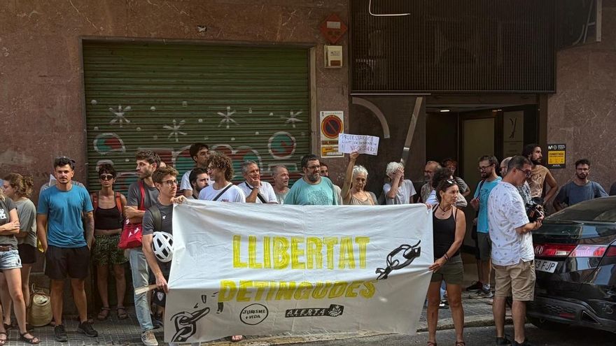 La Guardia Civil defiende su operativo contra las activistas acusadas de vandalizar cinco inmobiliarias de Mallorca