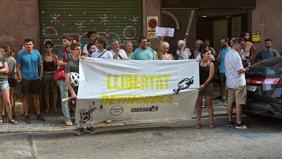 La Guardia Civil defiende su operativo contra las activistas acusadas de vandalizar cinco inmobiliarias de Mallorca
