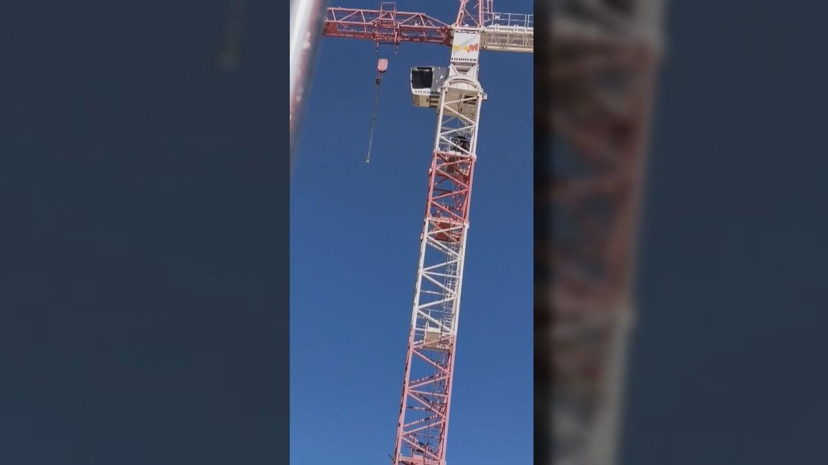 Once detenidos al subirse a una grúa junto a la Fórmula 1 para colocar una lona de Greenpeace