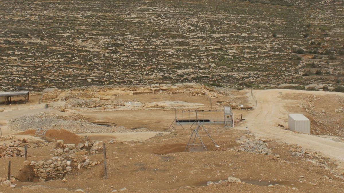 Un equipo arqueológico ha encontrado restos de una estructura de la Edad del Hierro que coincide en medidas y orientación con la descripción bíblica