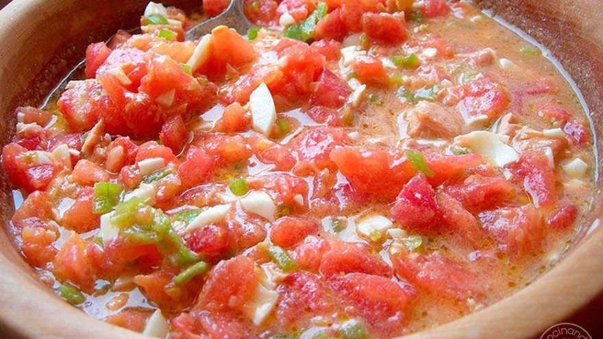 Cómo hacer pipirrana, la ensalada fresca tradicional de Jaén, paso a paso