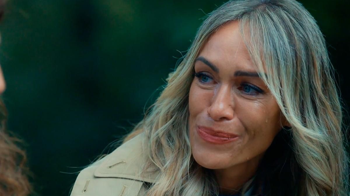 Luján Argüelles rompe a llorar en Telecinco al recordar su dura infancia: "Soñaba con salir de allí para vivir"