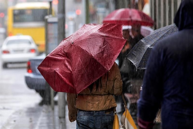 Lluvia en Las Palmas de Gran Canaria. EFE/Ángel Medina G.