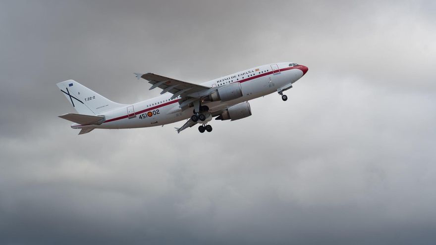 El avión que lleva a los españoles desembarcados del MV Hondius despega de Tenerife rumbo a Madrid
