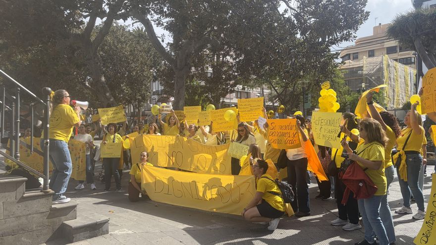 Una ola amarilla de educadoras infantiles se moviliza en Gran Canaria: “Necesitamos menos ratios y condiciones dignas”