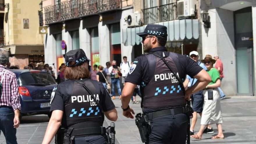 El alcalde de Toledo no descarta contratar seguridad privada ante el desacuerdo con la Policía local por las horas extra
