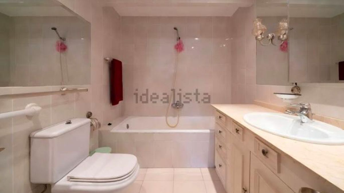 Imagen del ático de la pareja de Ayuso.