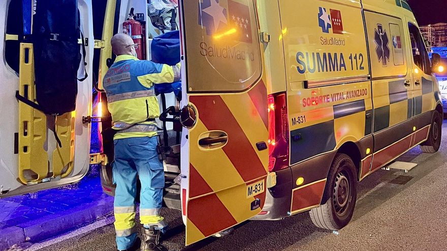 Una joven en estado crítico al caerse por las escaleras de un edificio de Chamberí