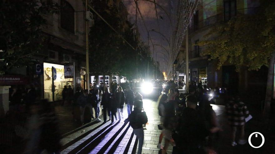 Un apagón sorprende a los vecinos de Córdoba en pleno arranque del alumbrado navideño