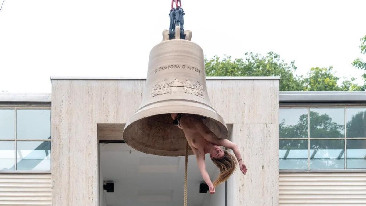 La austríaca Florentina Holzinger y una instalación sobre el climático.
