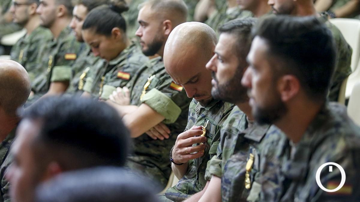 La ministra de Defensa, Margarita Robles, entrega las condecoraciones por la operación Libre Hidalgo y por las acciones realizadas en la DANA