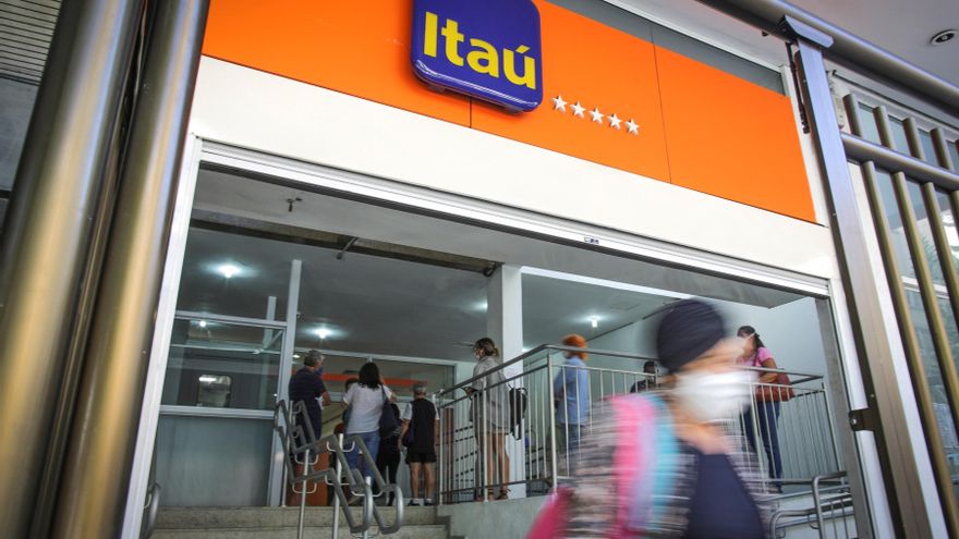 El banco Itaú prevé que Brasil entrará en recesión en 2022