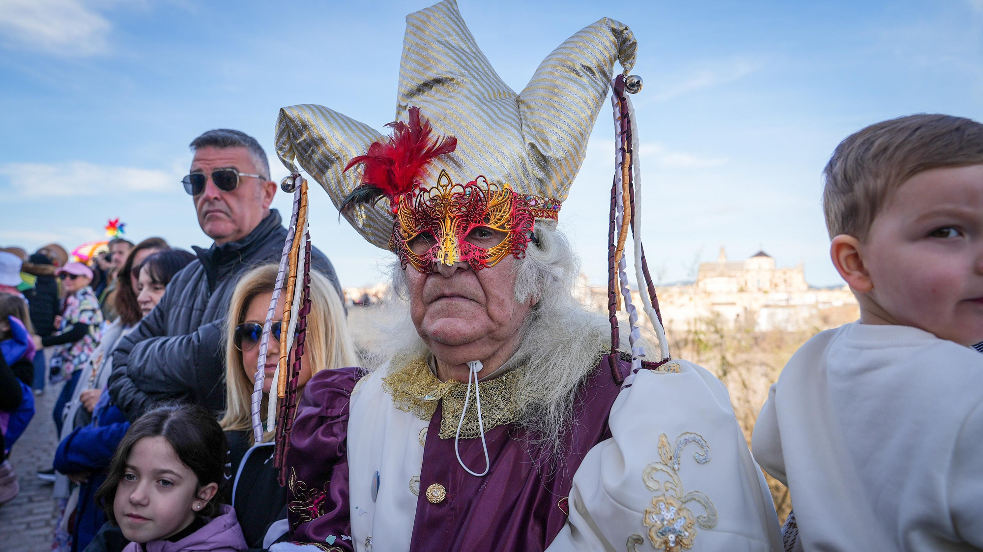 Pasacalles de Carnaval en el Puente Romano