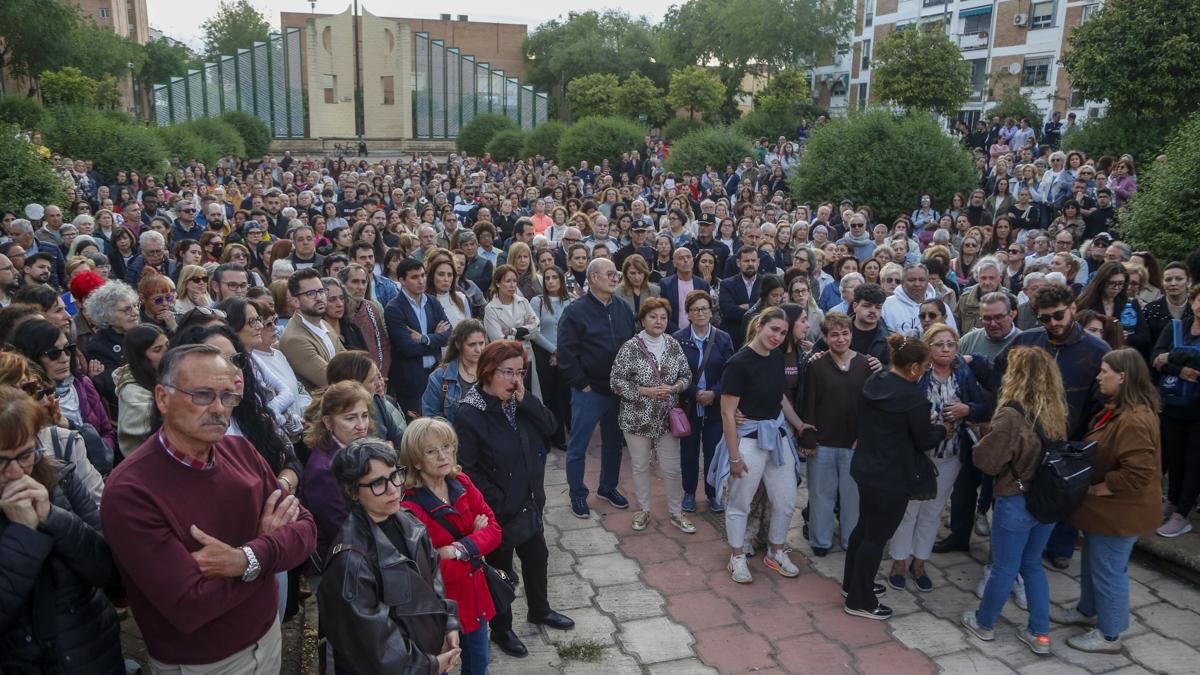Concentración por el asesinato de una mujer en la Fuensanta