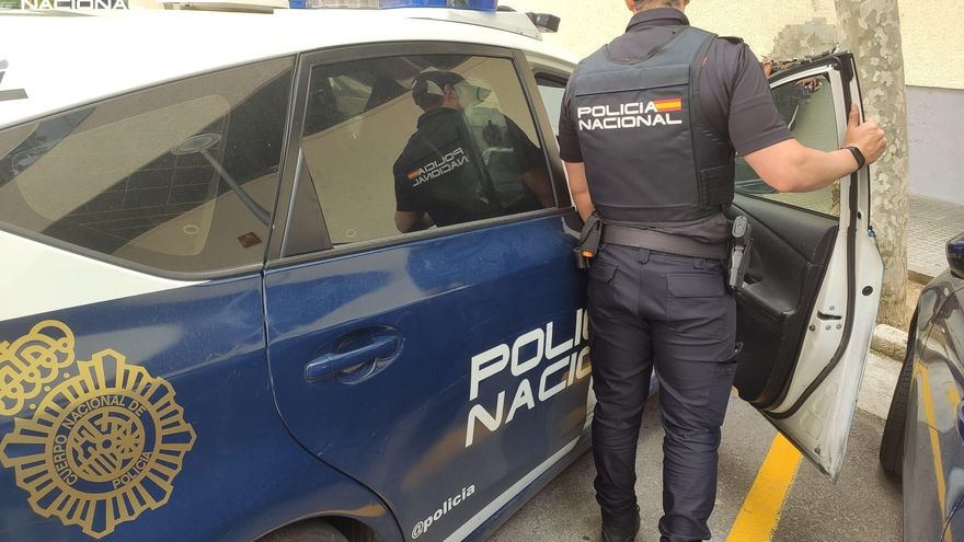 Ferit greu després de precipitar-se des d'un dotzè pis a Palma i caure sobre dues persones