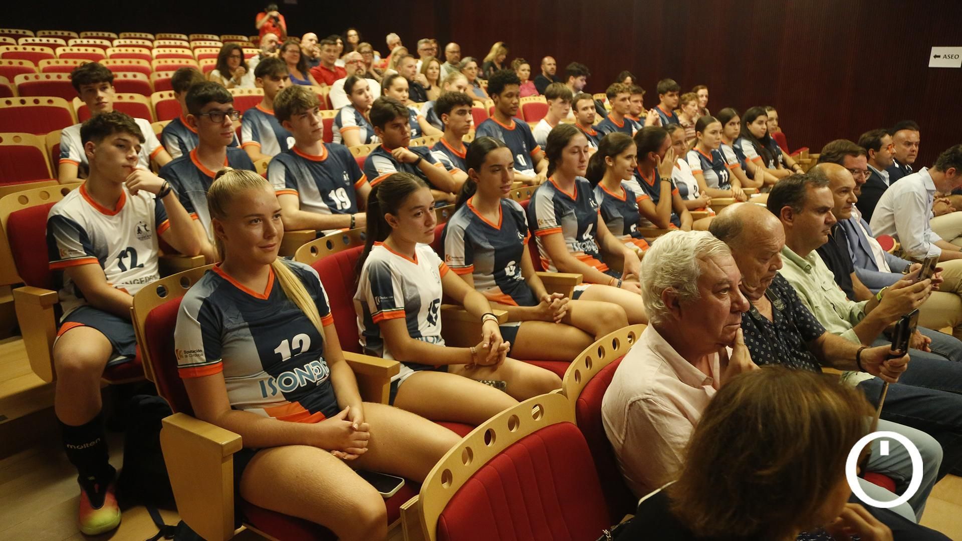 Presentación de los equipos sénior de la Academia Voleibol Córdoba