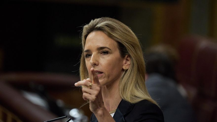 La diputada del PP Cayetana Álvarez de Toledo interviene durante una sesión plenaria en el Congreso de los Diputados, a 12 de junio de 2025, en Madrid (España). El secretario de Organización del PSOE aparece en unas grabaciones que se encuentran en poder