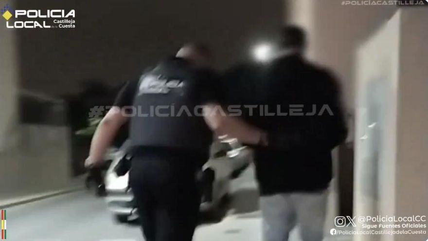 Detenido tras irrumpir en la casa de su pareja y abofetearla delante de sus hijos en Castilleja de la Cuesta