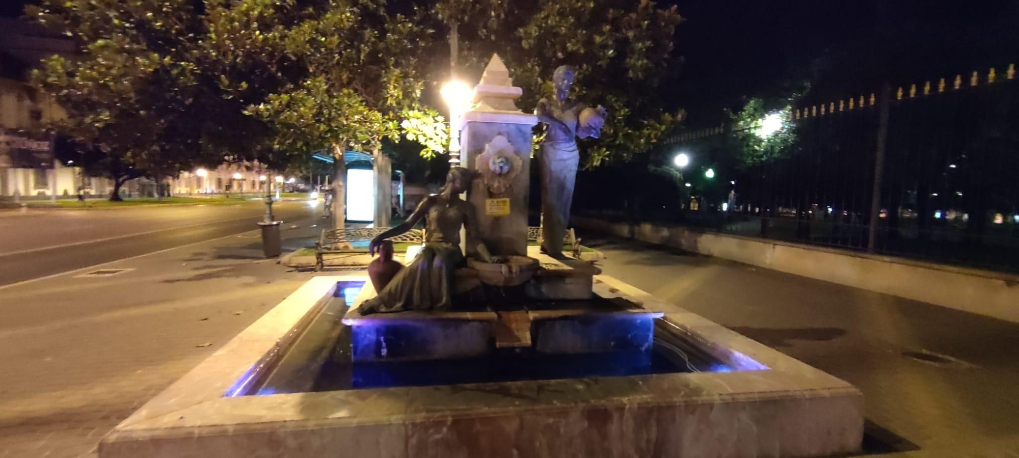 Greenpeace inunda las fuentes de Córdoba con mensajes de advertencia por el regadío intensivo