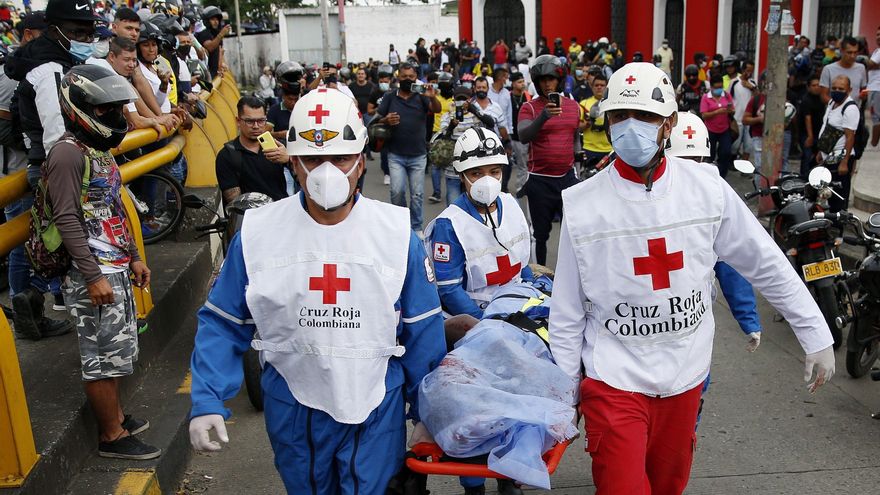 Tres muertos en hechos confusos durante protesta en ciudad colombiana de Cali