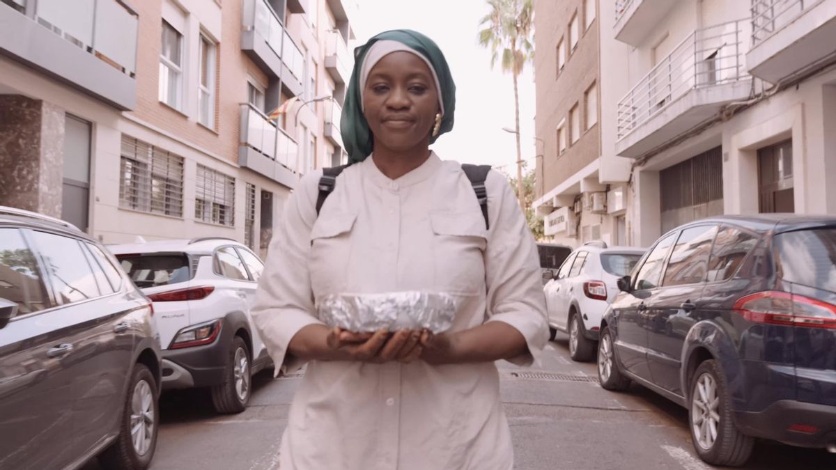 “Tras la dana, los vecinos me conocieron como persona, no solo como la africana que vive en el edificio”