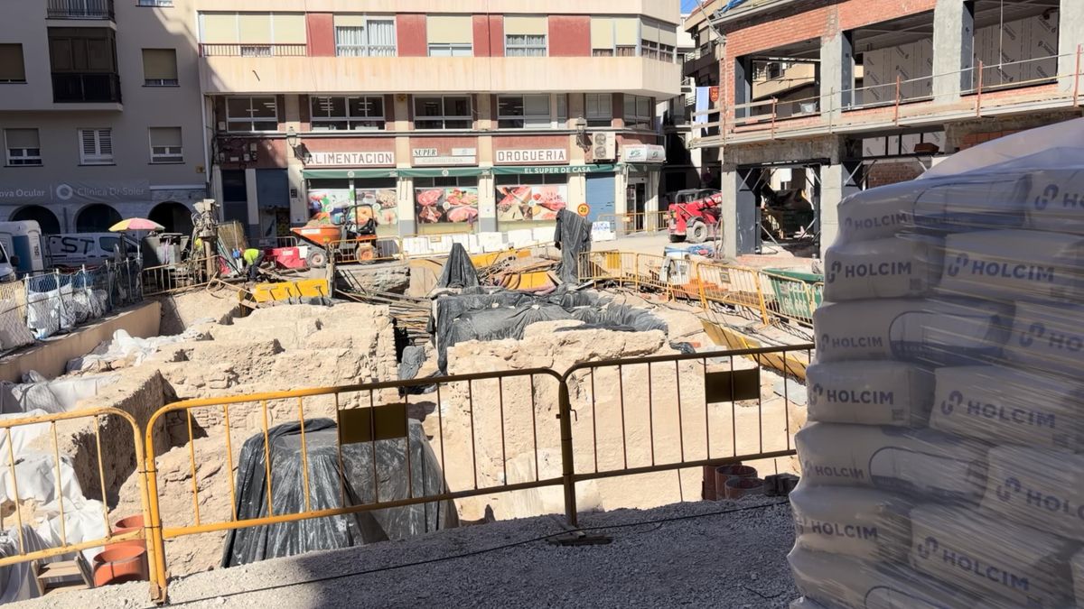 Los trabajos arqueológicos se han llevado a cabo en los baños árabes del entorno del Mercado Central de Elche