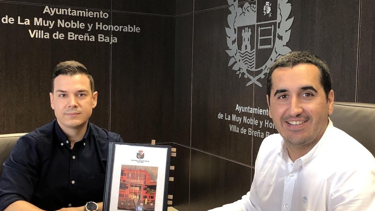 Borja Pérez, alcalde de Breña Baja, y Abel Pérez, concejal de Economía, Hacienda y Transparencia.