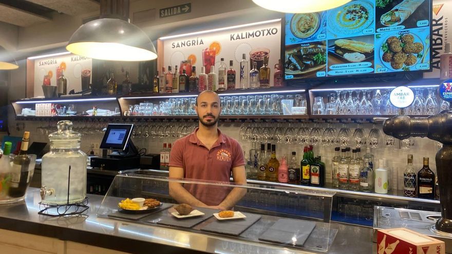La historia de Abdo Al Alali, de huir de la guerra en Siria a los 12 años a abrir su propio bar en Pamplona