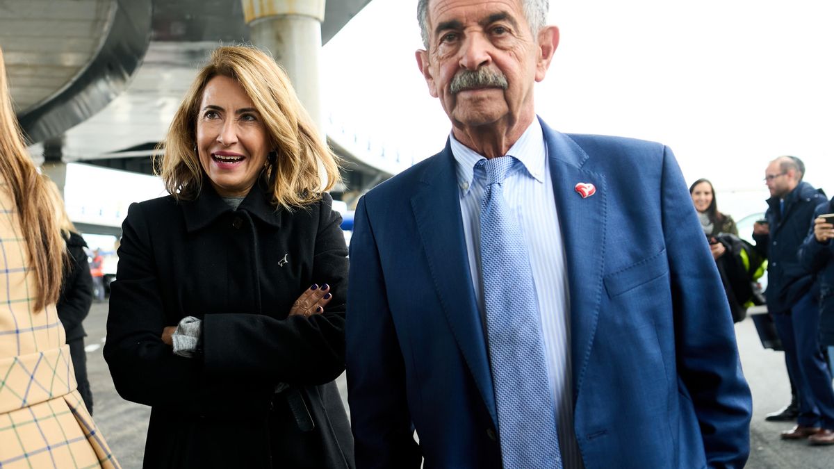 La ministra de Transportes, Movilidad y Agenda Urbana, Raquel Sánchez, y el presidente de Cantabria, Miguel Ángel Revilla.- Archivo