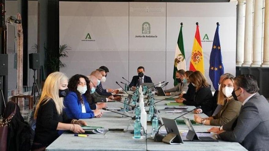 Archivo - Reunión del Consejo de Gobierno de la Junta de Andalucía encabezada por su presidente, Juanma Moreno