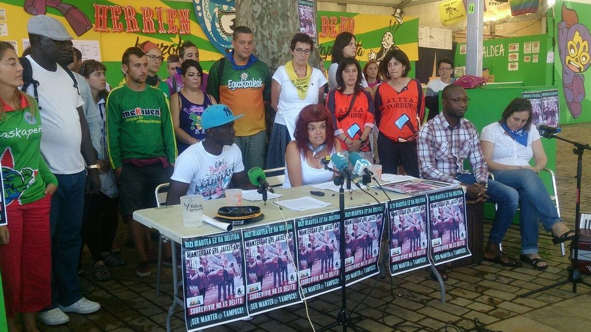 SOS Racismo presenta su nueva campaña en apoyo de los 'manteros' y denuncian unas políticas "racistas y clasistas"