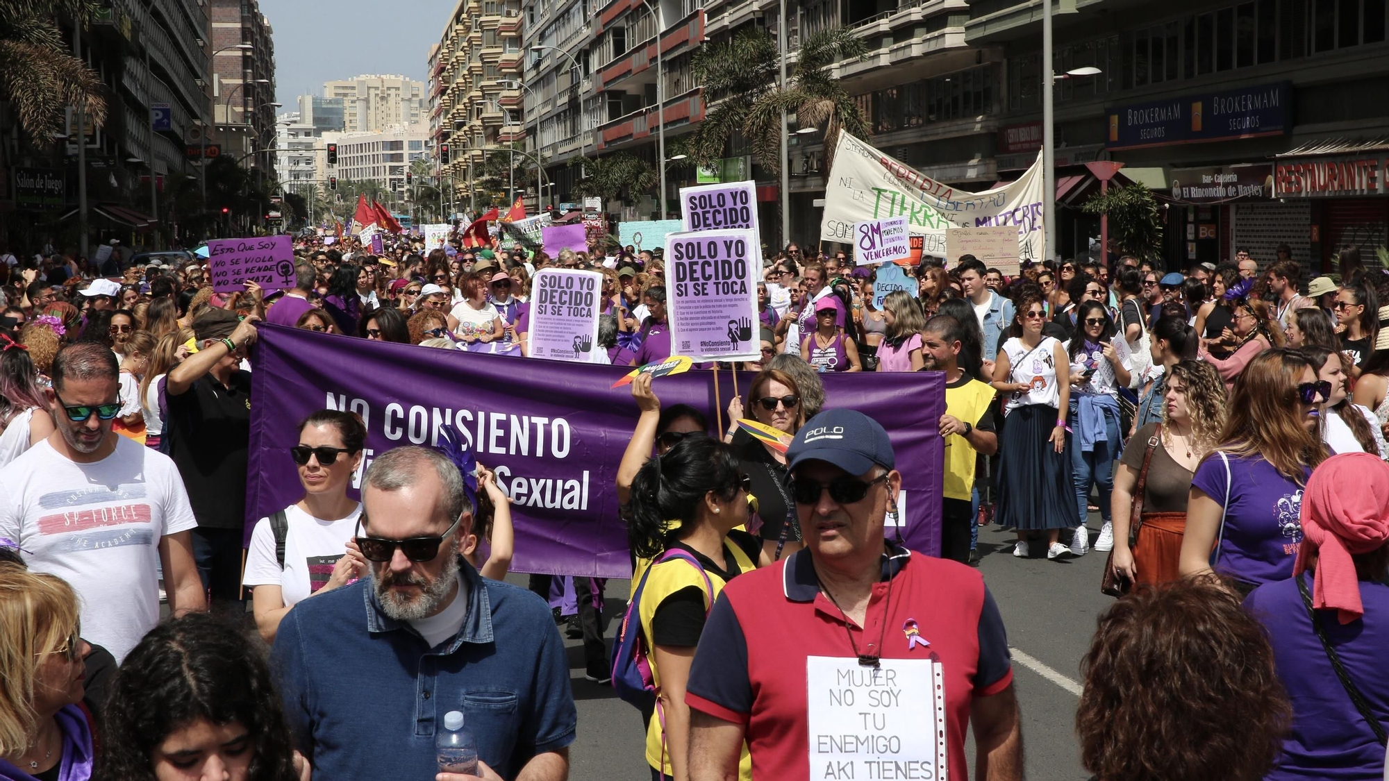 Manifestación feminista del 8M en Las Palmas de Gran Canaria. (ALEJANDRO RAMOS)
