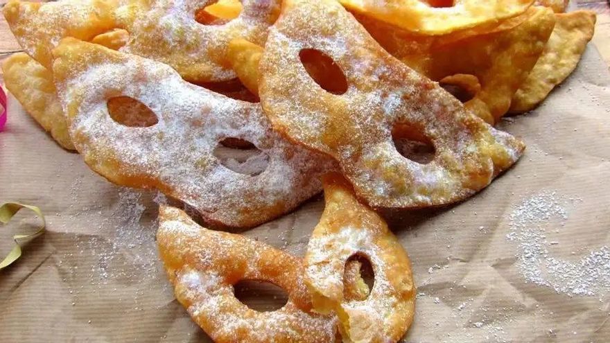 Orejas de Carnaval para acompañar el café: la receta de este postre tradicional gallego rico y crujiente